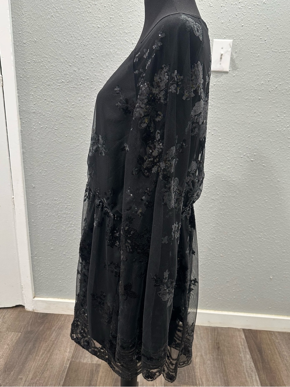 Boohoo Plus Size 16 Black Sequin Long Sleeve VNeck Pullover Dress Party Holiday - Picture 7 of 14
